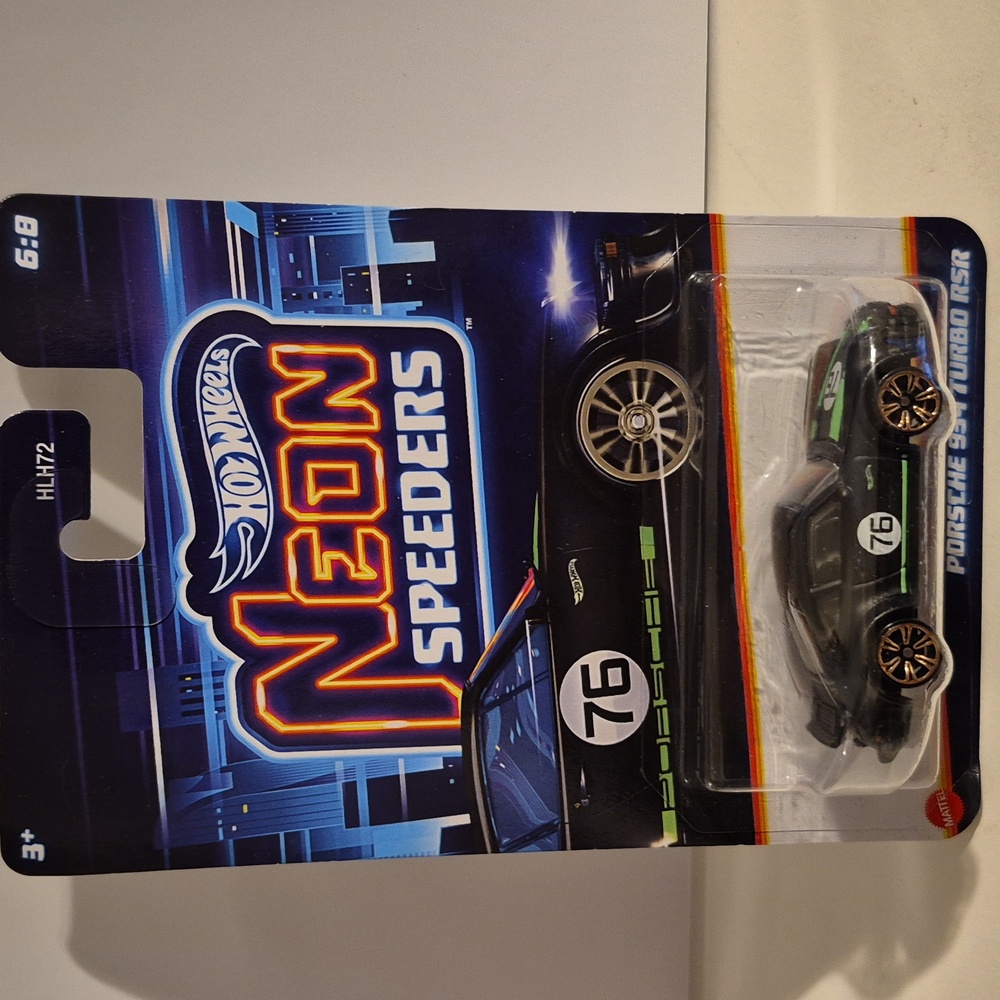 1D5 Hot Wheels Porsche 934 Turbo RSR neon speeders  with shipping protector